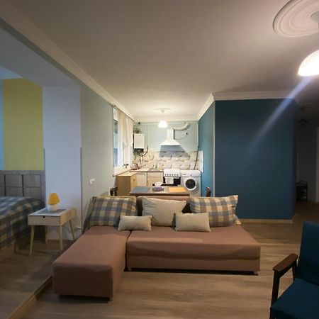 Design Studio In 久姆里 外观 照片